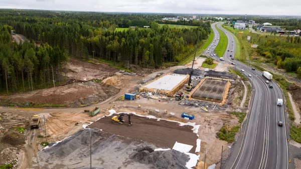 Kempeleen Zatelliitin alueen eritasoliittymässä käytettiin Leca-kevennystä.