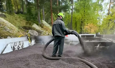 Ekoeriste puhalsi Leca-soraa kesämökin alapohjaan.
