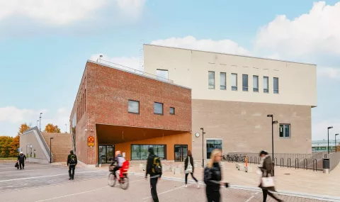Vuosaaren uusi lukio valmistui vuonna 2021.