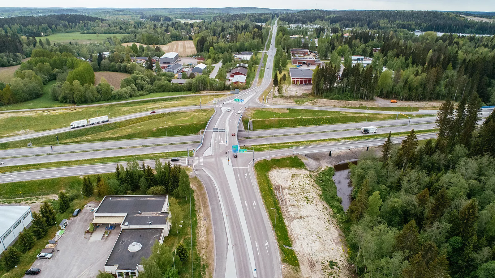 Valmis tie Lahden Vt 12 kehätiellä
