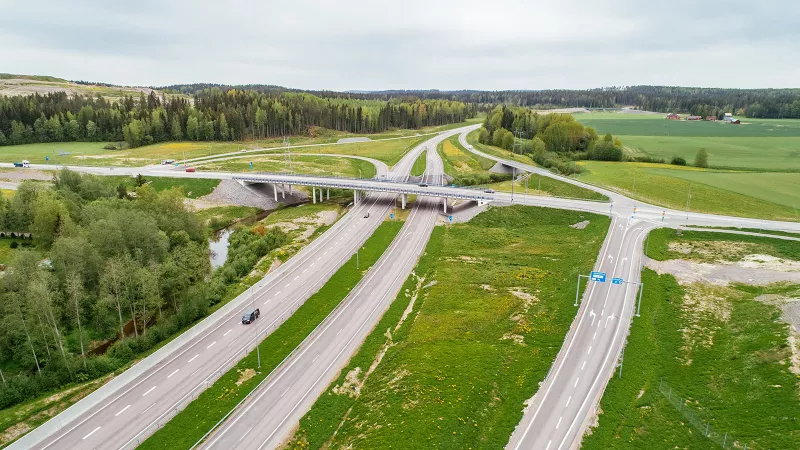 Valmis silta Lahden Vt 12 kehätiellä