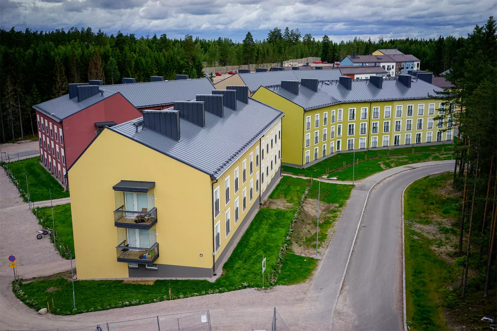 Leca_pienkerrostalo_Pellaslaakso Espoo kesä