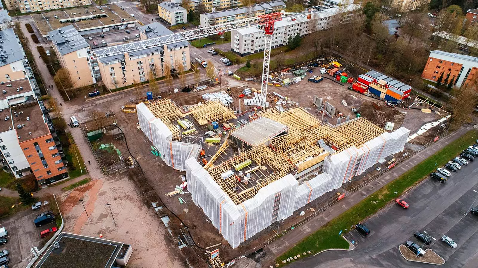 Puotilan alakoulun piha kevennettiin Leca-soralla