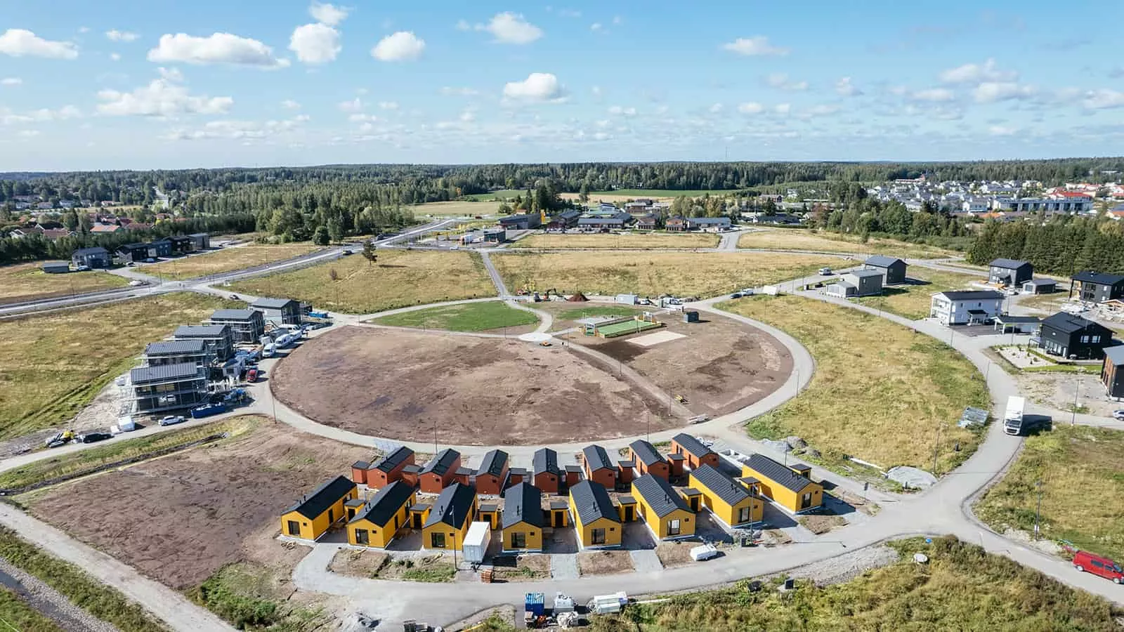 Minikotien kevennysperustus tehtiin Leca-sorasta.