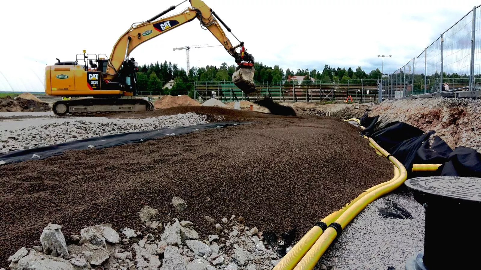 Kunnallistekniikka on helppo asentaa kevytsoraan.
