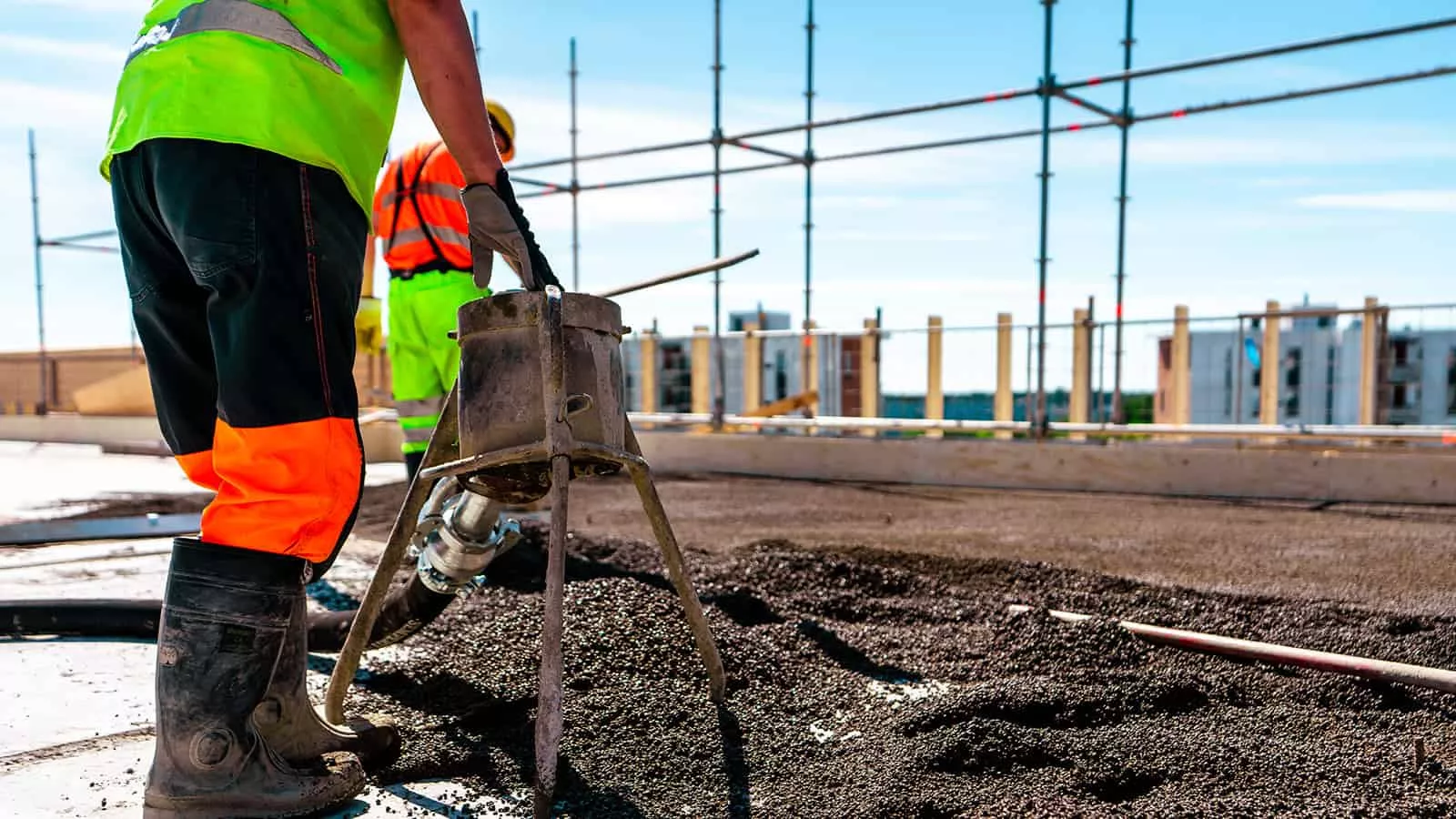 Leca-betonin pumppaus Vuosaaren lukion työmaalla.